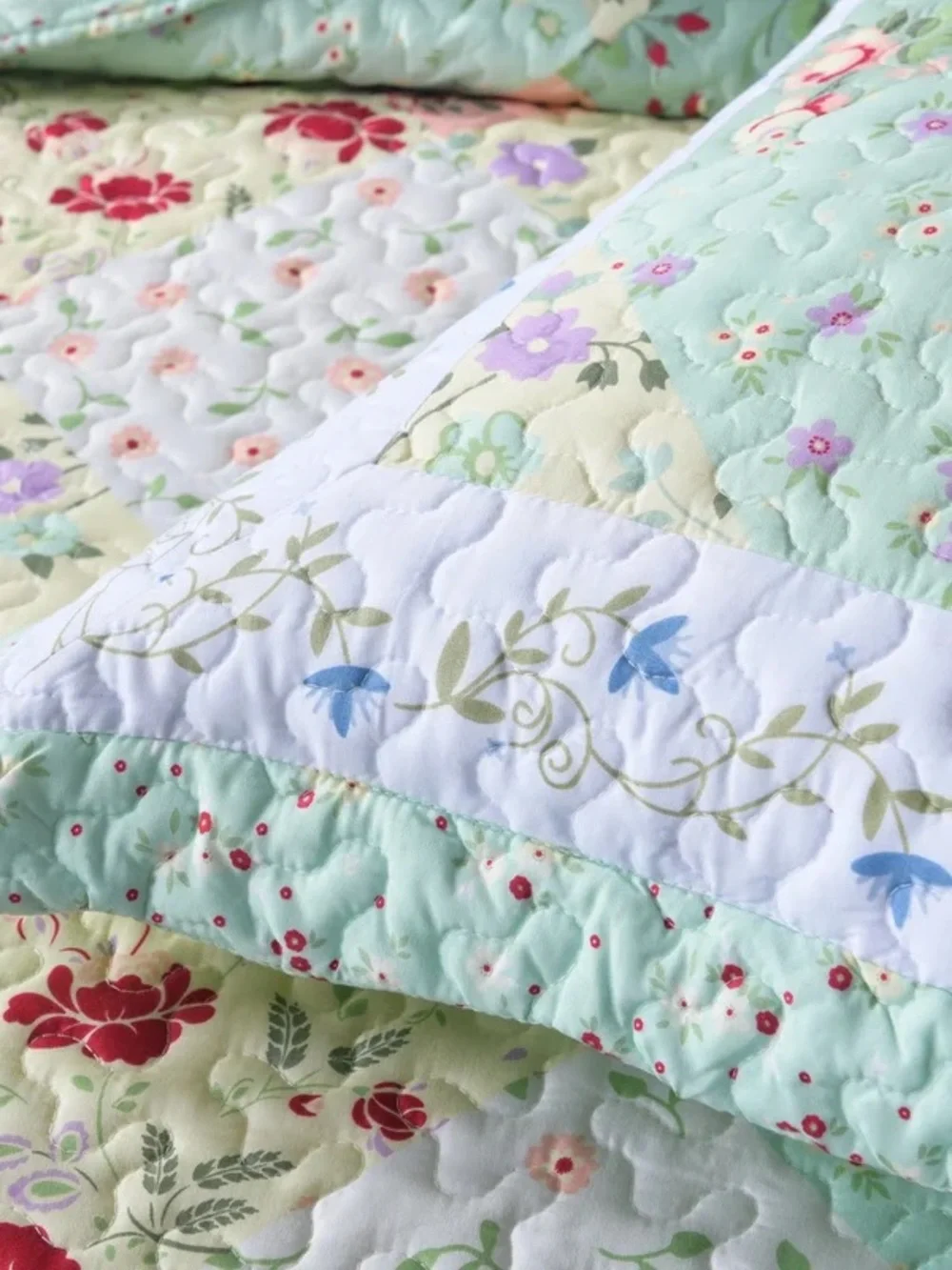 Floral Patchwork king 3 piece Quilt Set - Mint Green